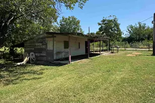 200 N 7th St, Lometa, TX 76853 - Photo 12