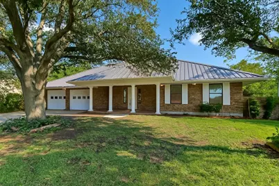 405 E Granite, Llano, TX 78643 - Photo 1