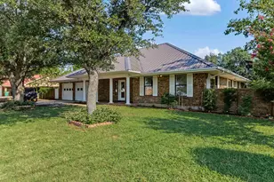 405 E Granite, Llano, TX 78643 - Photo 2