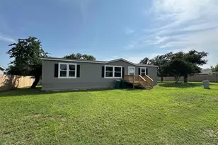 134 E Castlelake Dr, Granite Shoals, TX 78654 - Photo 2