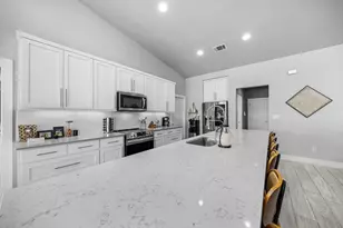 303 Robinhood Ln, Granite Shoals, TX 78654 - Photo 14