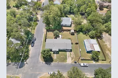 209 E Live Oak St, Burnet, TX 78611 - Photo 22