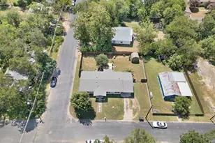 209 E Live Oak St, Burnet, TX 78611 - Photo 22