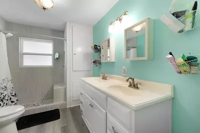 209 E Live Oak St, Burnet, TX 78611 - Photo 18