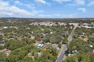 209 E Live Oak St, Burnet, TX 78611 - Photo 24