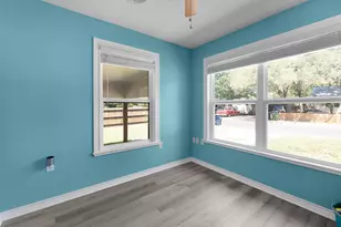 209 E Live Oak St, Burnet, TX 78611 - Photo 14