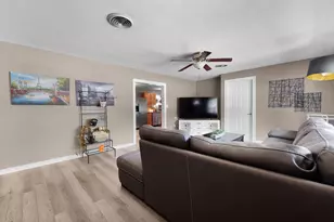 209 E Live Oak St, Burnet, TX 78611 - Photo 6