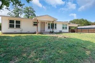 209 E Live Oak St, Burnet, TX 78611 - Photo 6