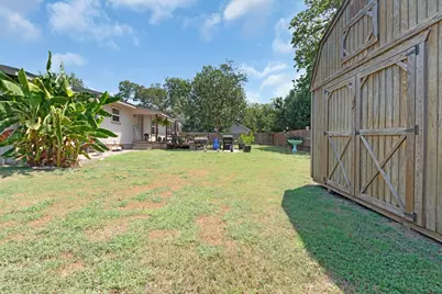 209 E Live Oak St, Burnet, TX 78611 - Photo 20