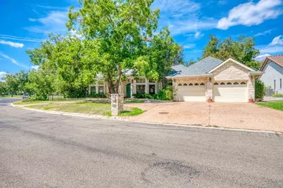 331 Olympia Fields Street, Meadowlakes, TX 78654 - Photo 2