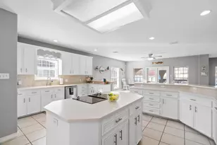 718 Crown Harbor Harbor, Out of Area, TX 78402 - Photo 8