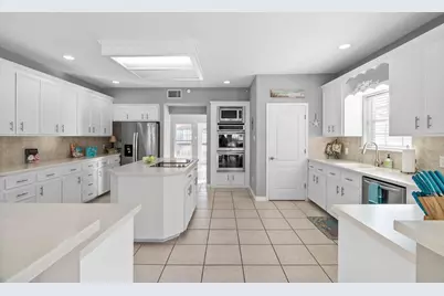 718 Crown Harbor Harbor, Out of Area, TX 78402 - Photo 6