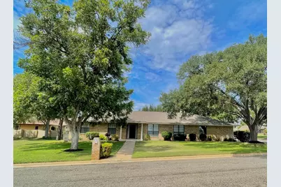 1801 Hickory Street, Llano, TX 78643 - Photo 2