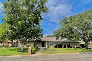 1801 Hickory St, Llano, TX 78643 - Photo 2