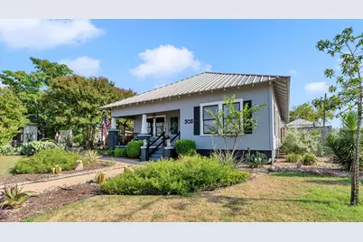 308 W Wallace Street, Llano, TX 78643 - Photo 2