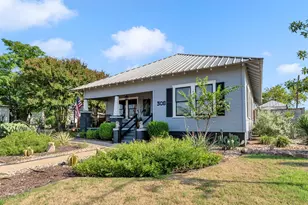 308 W Wallace St, Llano, TX 78643 - Photo 2