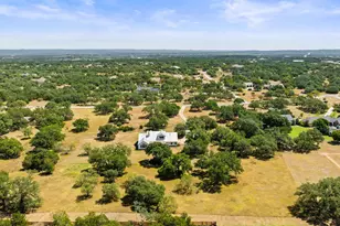501 E Trail, Spicewood, TX 78669 - Photo 4