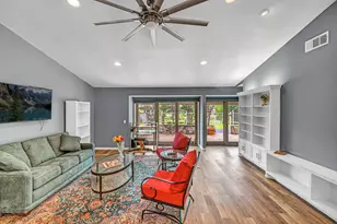 100 Bay Point Dr, Horseshoe Bay, TX 78657 - Photo 10