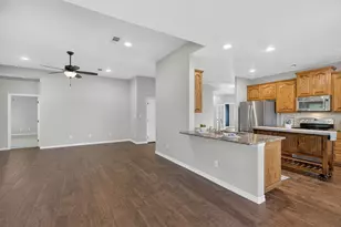 237 Meadowlakes Dr, Meadowlakes, TX 78654 - Photo 4