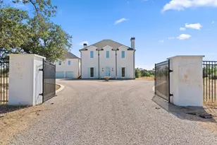 301 Twisted Oak Dr, Horseshoe Bay, TX 78657 - Photo 1