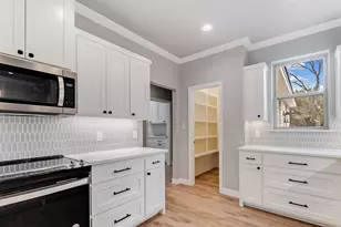 914 W Oak Ridge Dr, Marble Falls, TX 78654 - Photo 4