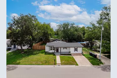 407 Lamon St, Burnet, TX 78611 - Photo 2