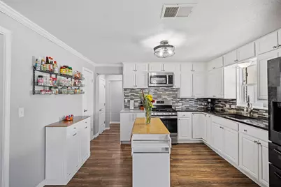 407 Lamon St, Burnet, TX 78611 - Photo 8