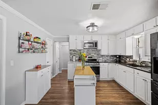 407 Lamon St, Burnet, TX 78611 - Photo 8