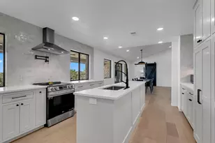 113 W Bluebonnet Rd, Horseshoe Bay, TX 78657 - Photo 6