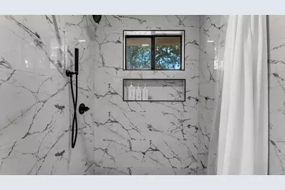 113 W Bluebonnet Road, Horseshoe Bay, TX 78657 - Photo 20