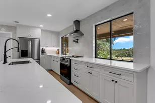 113 W Bluebonnet Rd, Horseshoe Bay, TX 78657 - Photo 4