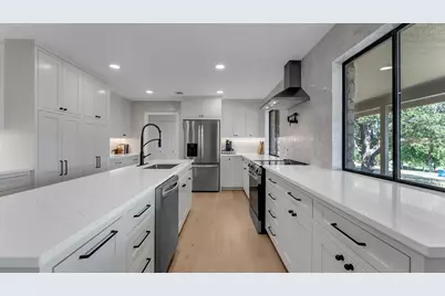 113 W Bluebonnet Road, Horseshoe Bay, TX 78657 - Photo 1