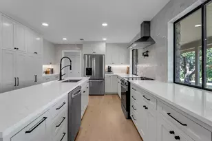 113 W Bluebonnet Rd, Horseshoe Bay, TX 78657 - Photo 1