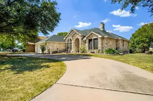 120 Meadowlakes Dr, Meadowlakes, TX 78654 - Photo 2