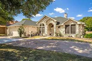 120 Meadowlakes Dr, Meadowlakes, TX 78654 - Photo 1