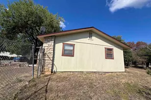 4307 Cottonwood Dr, Cottonwood Shores, TX 78657 - Photo 4