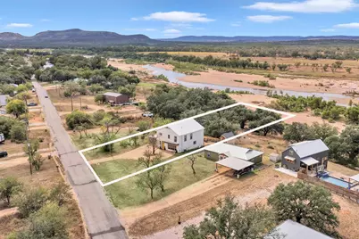 6810 River Oaks Drive, Kingsland, TX 78639 - Photo 2