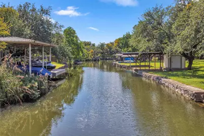 111 W Lakeshore Drive, Sunrise Beach, TX 78639 - Photo 6