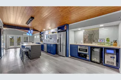 111 W Lakeshore Drive, Sunrise Beach, TX 78639 - Photo 10