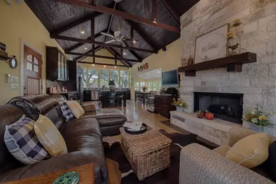 348 Chimney Cove Drive, Marble Falls, TX 78654 - Photo 4