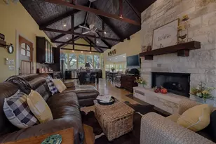 348 Chimney Cove Dr, Marble Falls, TX 78654 - Photo 4