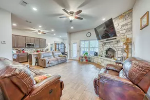 106 Chaumont St, Kingsland, TX 78639 - Photo 16