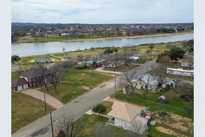 305 W Tarrant Street, Llano, TX 78643 - Photo 14