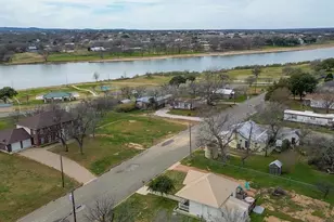 305 W Tarrant St, Llano, TX 78643 - Photo 14