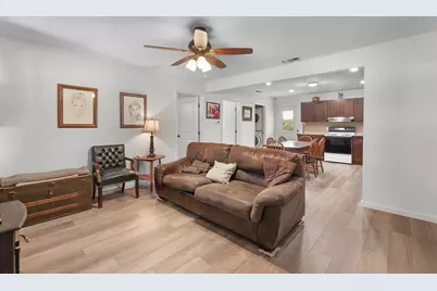 211 Crestview, Burnet, TX 78611 - Photo 14