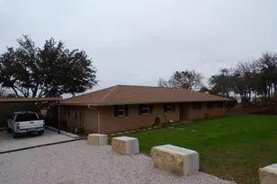 234 Lake Dr, Buchanan Dam, TX 78609 - Photo 1