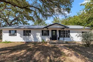 206 5th St, Burnet, TX 78611 - Photo 1