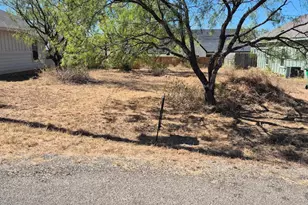 836 Aspen Ln, Cottonwood Shores, TX 78657 - Photo 4