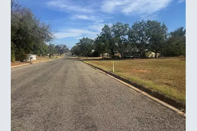 606 E Luce, Llano, TX 78643 - Photo 6