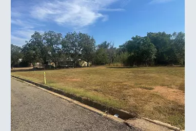 606 E Luce, Llano, TX 78643 - Photo 4